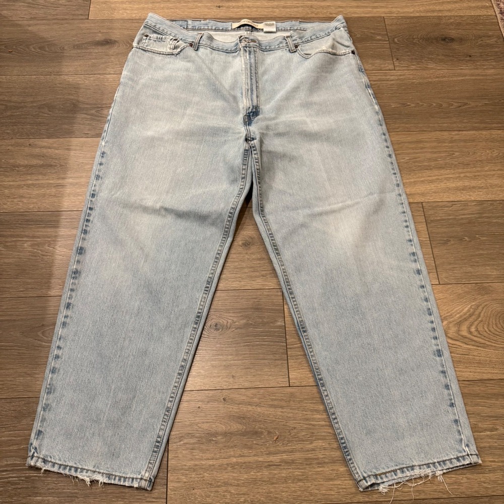 Levis 560 Comfort Fit Jeans Mens 42x30 Light Wash Tapered Leg Denim Distressed